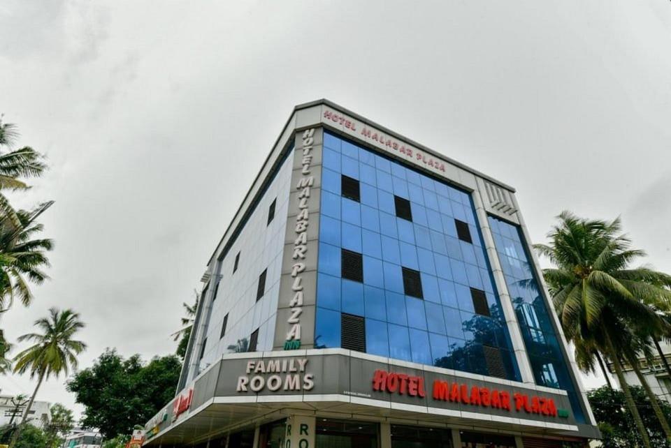 Malabar Plaza Inn Kochi Bagian luar foto