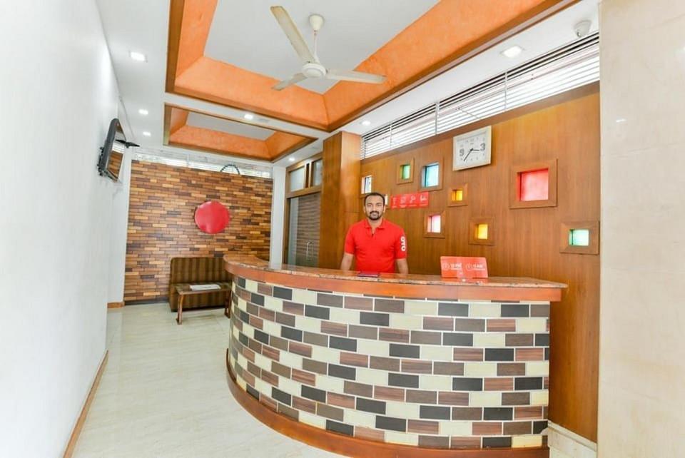 Malabar Plaza Inn Kochi Bagian luar foto